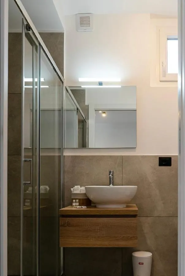 Ca Rota House Free Parking Como Lipomo 0*,  Italy